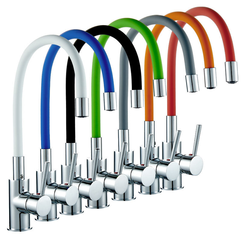 Solo eslabón giratorio de Chrome 360 del mezclador del grifo de la cocina de la manija de la manguera colorida flexible