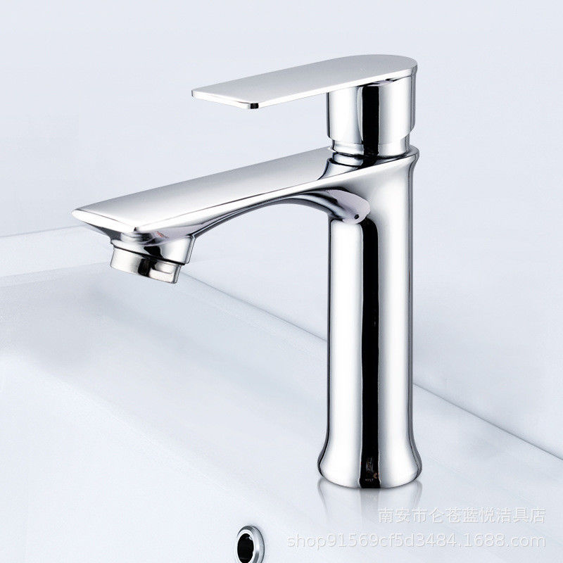 Grifos fríos del solo de la agua fría del OEM del lavabo del golpecito lavabo minimalista del estilo únicos